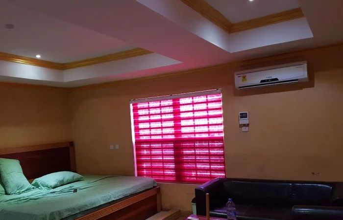 5-star-movie-house-in-dansoman