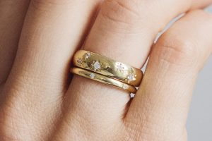 Read more about the article Best 18 Karat Gold Wedding Ring Price in Ghana