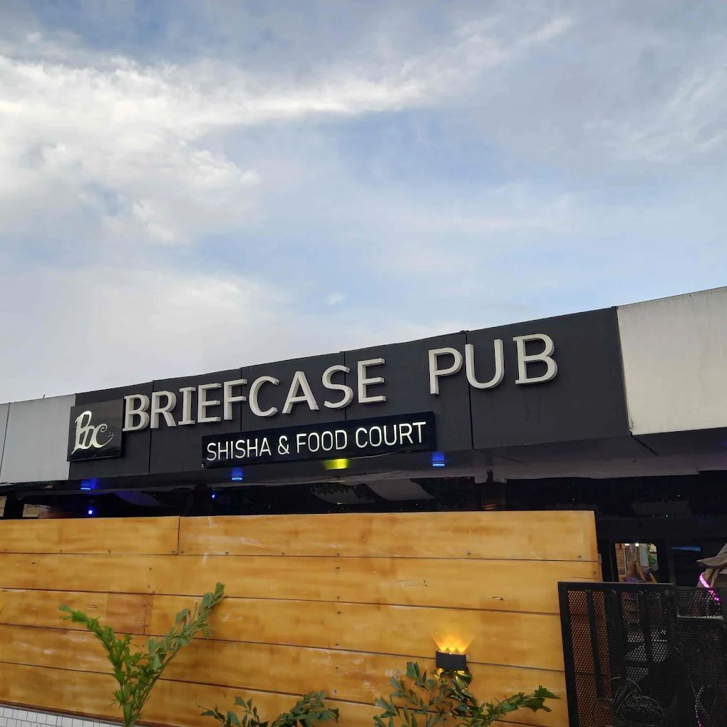 briefcase-pub-shisha