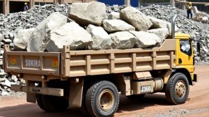 Read more about the article Buy Boulders in Accra for Building, Filling and Construction