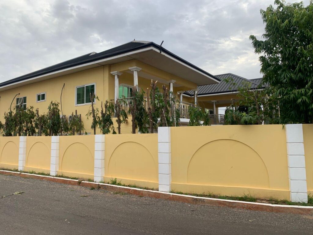 Bedroom House for Rent in East Legon