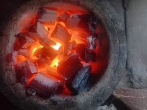 Read more about the article Charcoal for Sale in Ghana – Clean, Long-Lasting & Affordable Charcoal Delivery